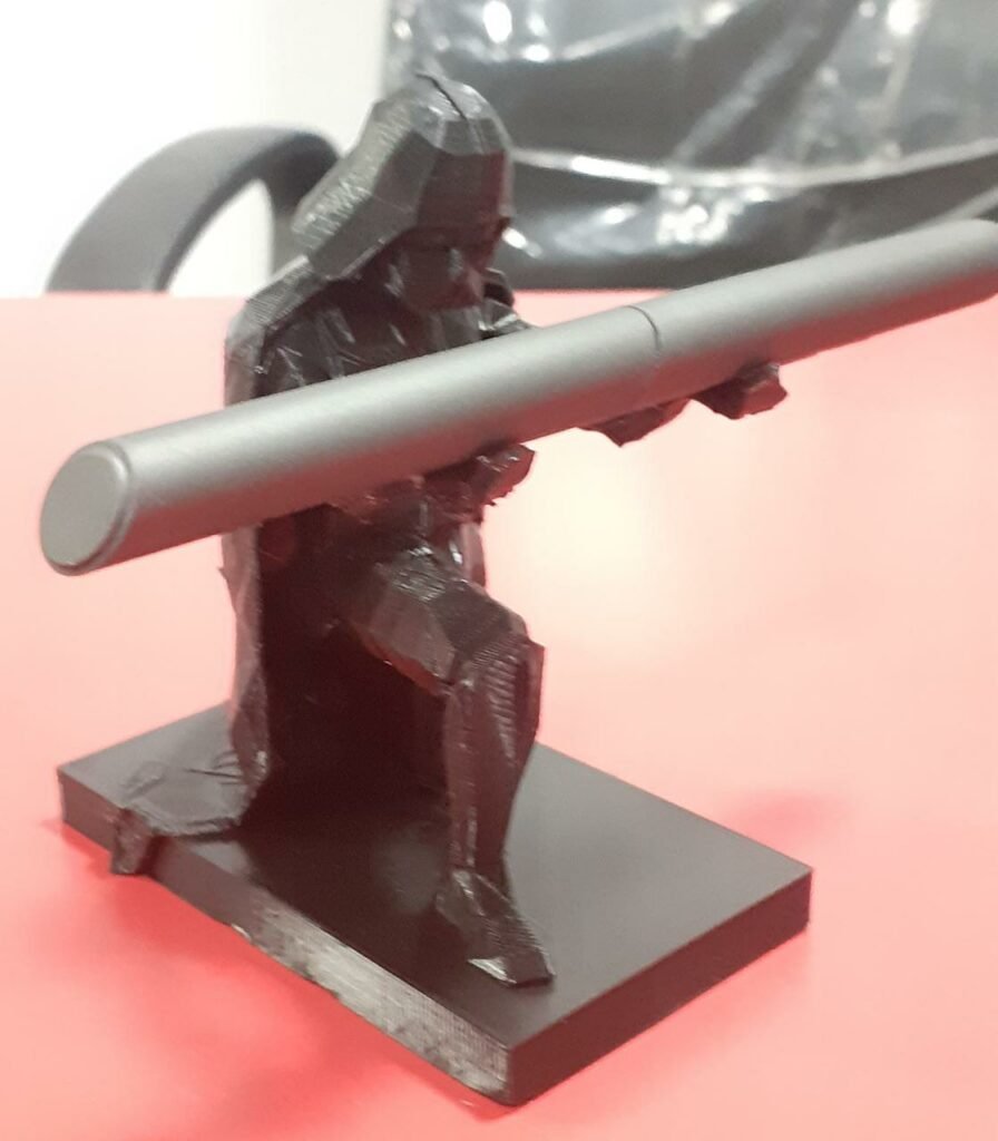 3d-printed-pen-holder-with-starwar-charector